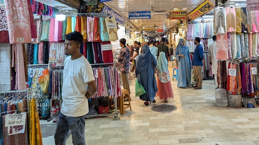 দোকানপাট সন্ধ্যা ৬টার বদলে রাত ৮টা পর্যন্ত খোলার অনুমতি চায় ব্যবসায়ীরা