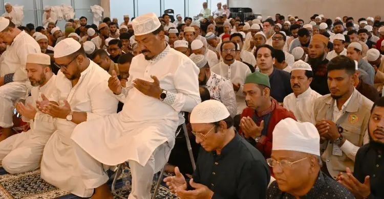 স্পিকারের প্রয়াত স্ত্রী দিলারা হাফিজের রুহের মাগফিরাত কামনায় দোয়া মাহফিল