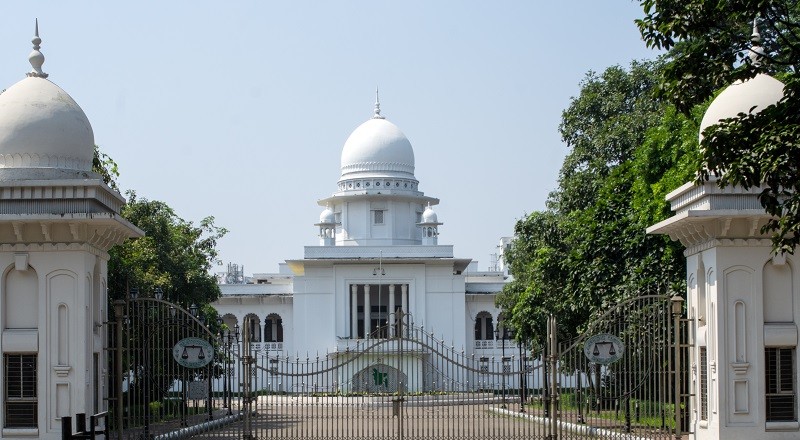 বিচারপতি নিয়োগের ক্ষমতা সরকারের হাতে ফেরার পথে, ২০ অধ্যাদেশে অনুমোদন আটকে যাচ্ছে