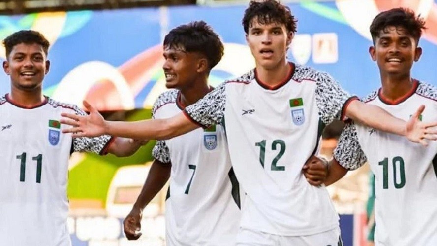 ভারতকে হারিয়ে ইতিহাস গড়ে সাফ অনূর্ধ্ব-২০ চ্যাম্পিয়ন বাংলাদেশ